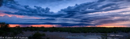 Burza nad Parkiem Narodowym Etosha.