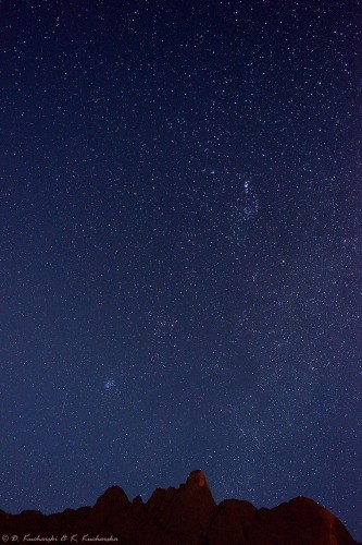 Nocne niebo nad Spitzkoppe.